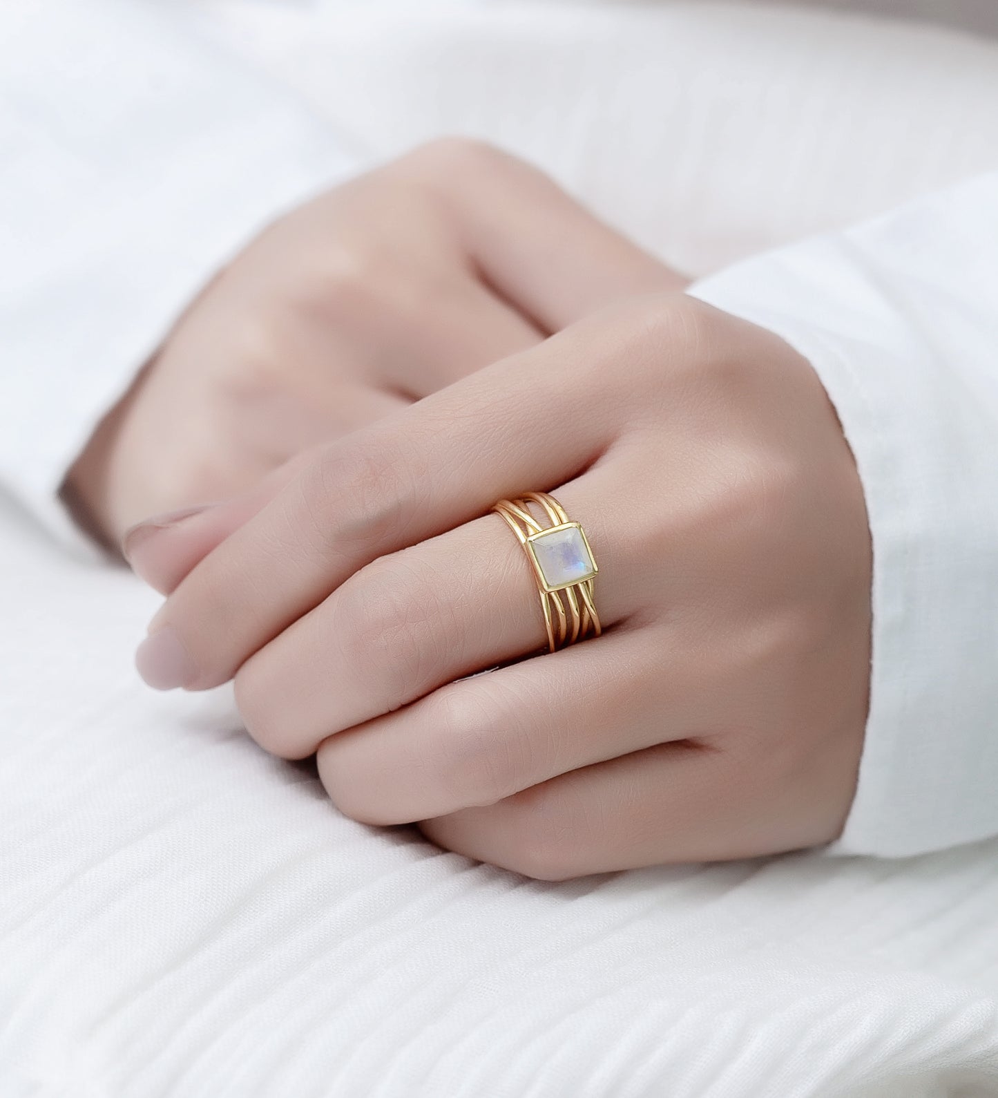 925 Sterling Silver Ring with Rainbow Moonstone